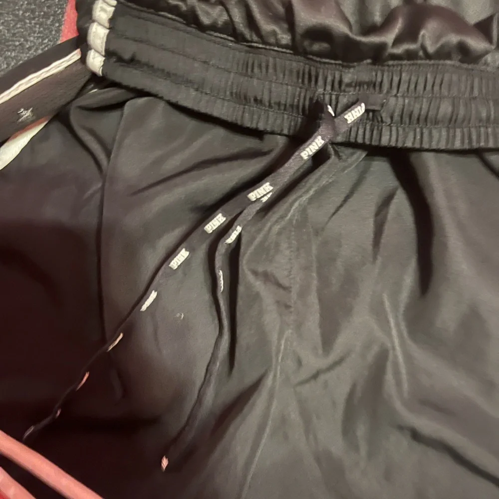 Vintage PINK Victoria's Secret Arizona Diamondbacks swim shorts - Picture 5 of 10